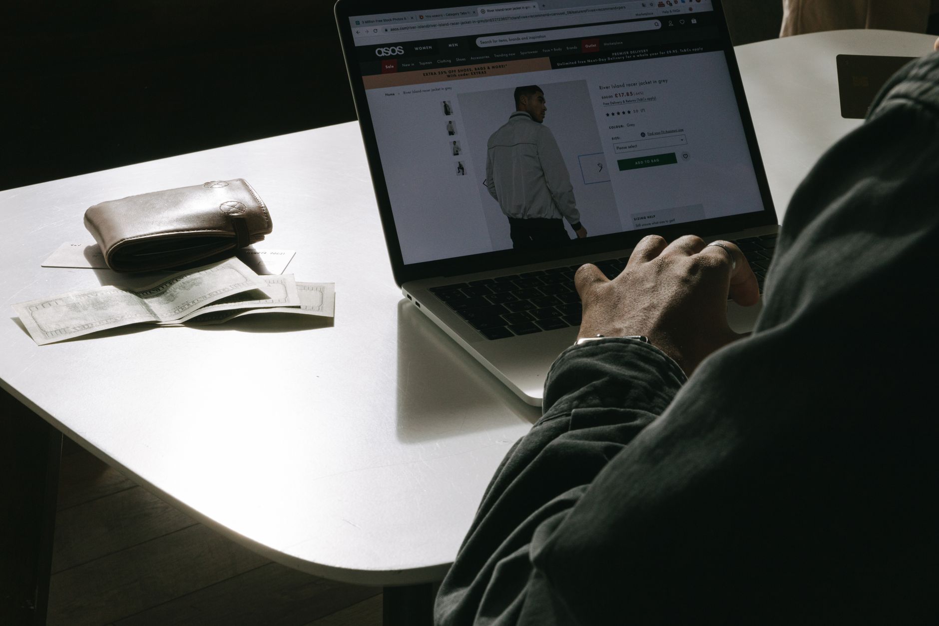 أفكار نوافذ التذكير بالتخلي عن المنتجات للمتسوقين في صفحات المنتجات